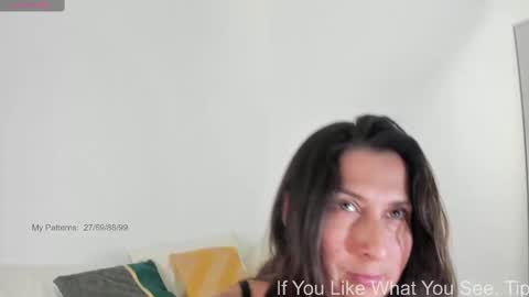 Snapshot of circejuno1 chatting on October 5, 2025, 8:51 pm Carol online show from October 5, 2025, 8:51 pm