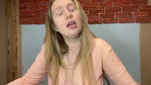 citrusblissss online show from October 3, 2025, 3:09 pm