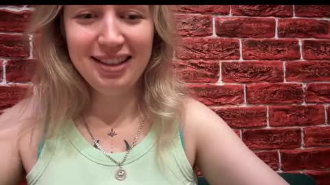 citrusblissss online show from October 20, 2025, 2:17 pm