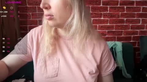 citrusblissss online show from November 28, 2025, 3:53 am