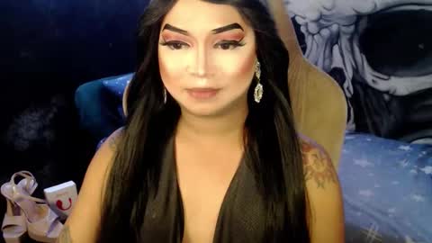 QUEEN CESS online show from December 22, 2025, 1:52 pm