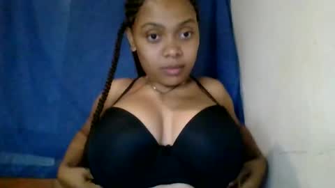 ckamilla45 online show from September 21, 2025, 4:41 pm