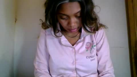 ckamilla45 online show from October 6, 2025, 3:04 am