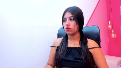 Snapshot of claire_aristizabal chatting on January 6, 2025, 12:02 pm claire aristizabal online show from January 6, 2025, 12:02 pm