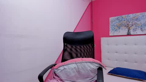 Snapshot of claire_aristizabal chatting on March 8, 2025, 11:05 am claire aristizabal online show from March 8, 2025, 11:05 am