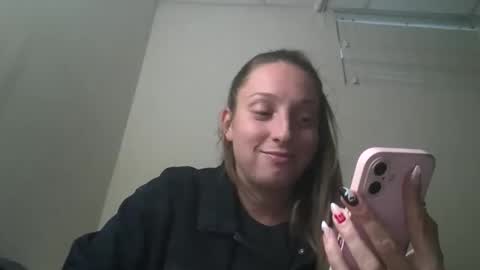 Snapshot of clairebearx3 chatting on October 22, 2025, 6:51 pm clairebearx3 online show from October 22, 2025, 6:51 pm