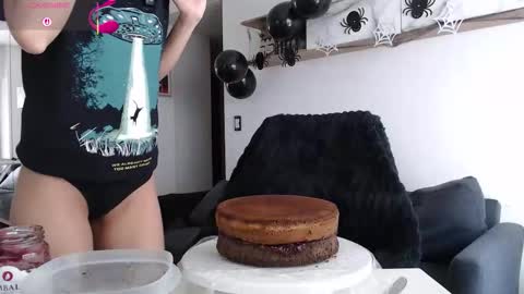 Snapshot of clairevarhol chatting on October 31, 2025, 4:52 pm clairevarhol online show from October 31, 2025, 4:52 pm