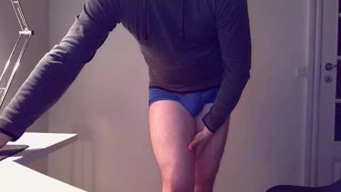 clamshive7 online show from November 27, 2025, 7:05 pm