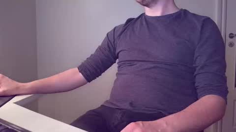 clamshive7 online show from February 19, 2026, 8:38 pm