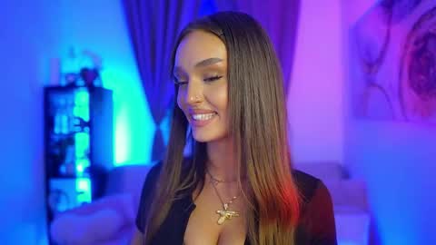 Clara smile online show from October 3, 2025, 6:38 pm