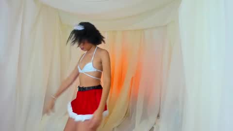 Snapshot of clara_tenssio chatting on December 19, 2024, 4:13 am Clara online show from December 19, 2024, 4:13 am