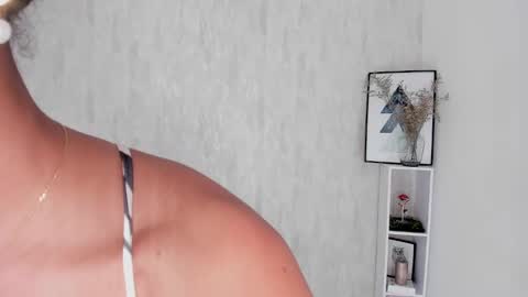 Snapshot of clara_tenssio chatting on January 5, 2025, 6:02 am Clara online show from January 5, 2025, 6:02 am