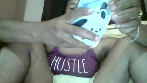 Clarah0123 online show from November 3, 2025, 7:15 pm