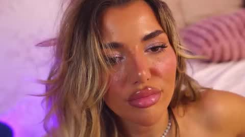 ClaraHazel online show from November 7, 2025, 5:40 am