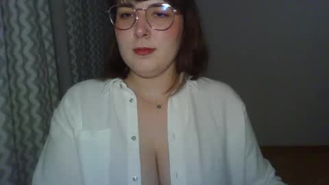 Clara online show from April 15, 2026, 7:58 pm