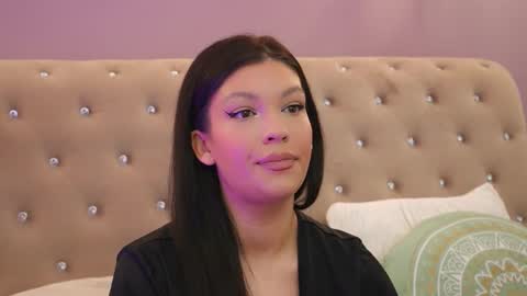 Clara online show from November 20, 2025, 3:34 pm