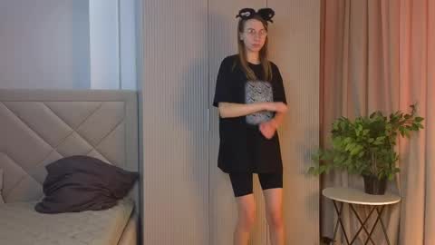 Sara online show from May 27, 2026, 7:49 am
