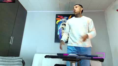 Juanpaindependent model online show from February 15, 2025, 1:05 pm