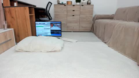 Deea xxx online show from October 4, 2025, 2:09 am