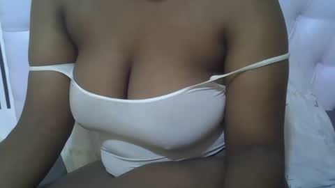 Snapshot of classy_zoey chatting on October 7, 2025, 9:06 am classy_zoey online show from October 7, 2025, 9:06 am