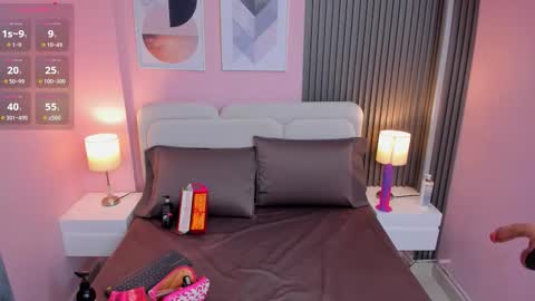 clauwdeen  wolf online show from December 19, 2025, 7:54 pm