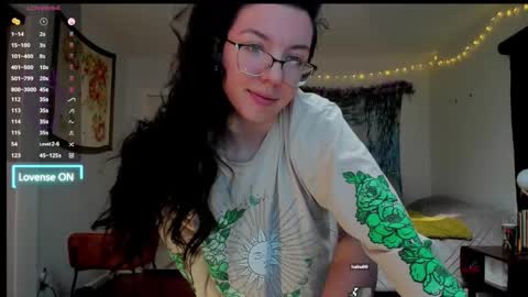 Snapshot of cleo_cam chatting on February 27, 2025, 9:25 pm Cleo Schedule Updates online show from February 27, 2025, 9:25 pm