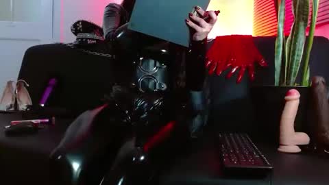 cleodoranoir online show from February 18, 2026, 4:14 pm