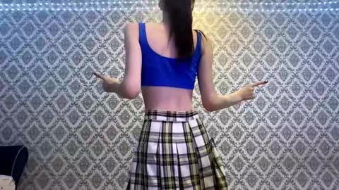 Cleo online show from December 13, 2025, 7:53 pm