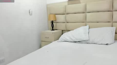 cleowhite_ online show from November 12, 2025, 4:02 am