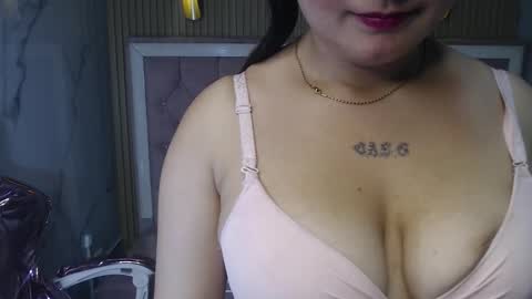 Clhoe online show from February 2, 2026, 8:29 pm