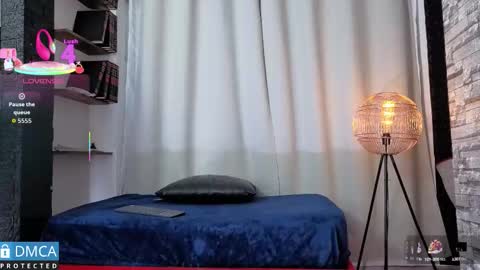 Clhoe online show from October 9, 2025, 3:04 am