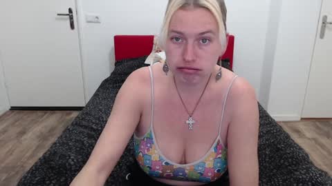 Snapshot of clittytastic chatting on January 15, 2025, 7:01 pm Syl online show from January 15, 2025, 7:01 pm