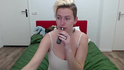 Snapshot of clittytastic chatting on January 24, 2025, 4:17 pm Syl online show from January 24, 2025, 4:17 pm