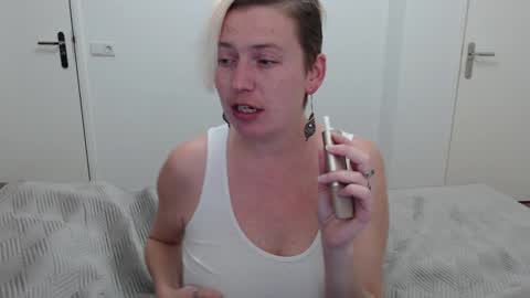 Snapshot of clittytastic chatting on February 6, 2025, 6:02 pm Syl online show from February 6, 2025, 6:02 pm