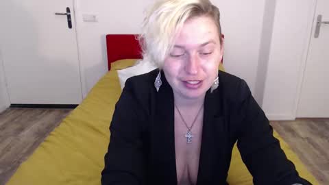 Snapshot of clittytastic chatting on February 21, 2025, 2:38 pm Syl online show from February 21, 2025, 2:38 pm