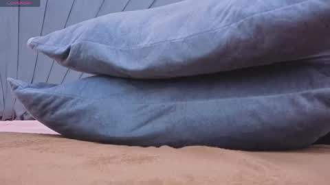 Cloe online show from April 21, 2026, 2:34 pm