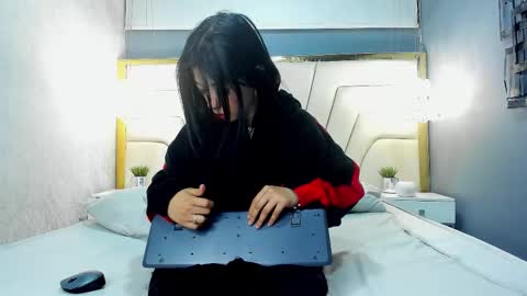 Snapshot of cloe_miiller_ chatting on September 22, 2025, 12:18 pm clhoe online show from September 22, 2025, 12:18 pm