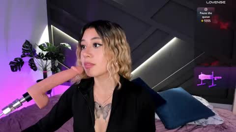 cloe_palmeer online show from February 18, 2025, 9:09 pm