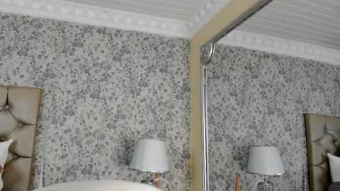 Snapshot of clohebell chatting on December 15, 2025, 7:40 pm Clohe the wonder online show from December 15, 2025, 7:40 pm