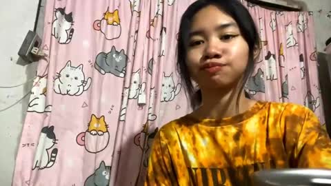 Mikki online show from May 18, 2026, 9:15 am