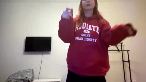 Snapshot of cloudmary chatting on February 25, 2026, 3:21 pm Lily online show from February 25, 2026, 3:21 pm