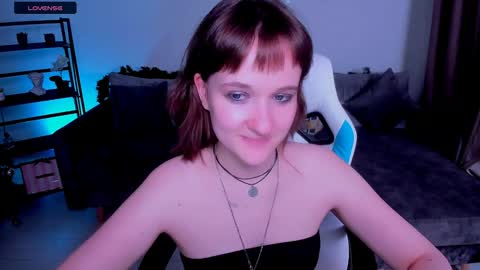 Clover  follow me  online show from December 28, 2024, 6:29 pm