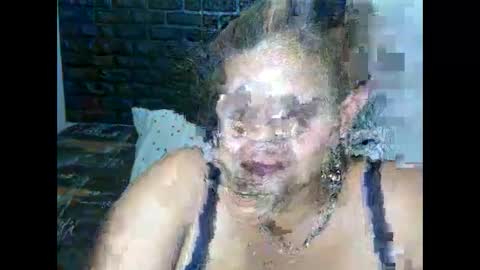 clover_spice21 online show from November 28, 2025, 5:37 pm