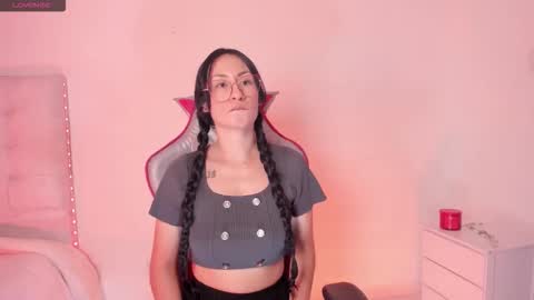 Snapshot of clover_tter_ chatting on November 7, 2025, 1:49 am Chloe online show from November 7, 2025, 1:49 am