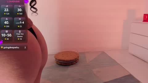 Snapshot of clover_tter_ chatting on November 13, 2025, 4:39 pm Chloe online show from November 13, 2025, 4:39 pm