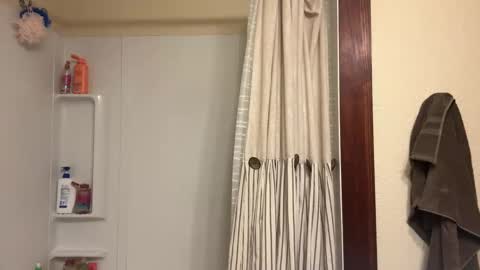 Snapshot of cloverboy1988 chatting on February 19, 2025, 12:00 pm cloverboy1988 online show from February 19, 2025, 12:00 pm