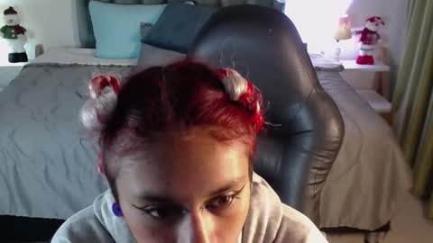 emely dolce online show from December 23, 2024, 1:29 am