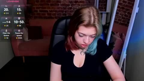 Lina online show from April 24, 2026, 3:14 pm