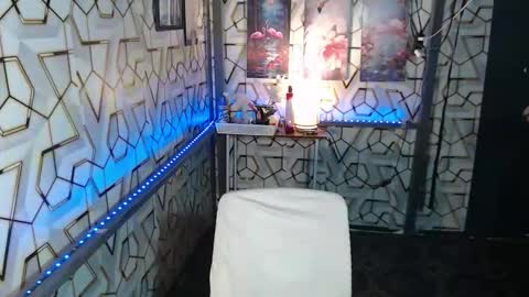 Snapshot of clyde_twinkx chatting on October 13, 2025, 2:17 pm clyde_twinkx online show from October 13, 2025, 2:17 pm