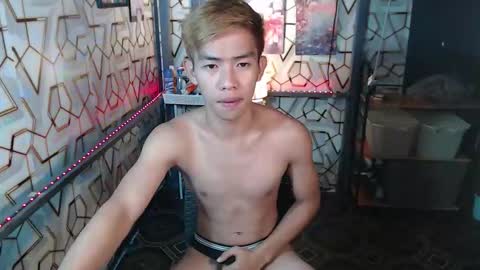 Snapshot of clyde_twinkx chatting on October 26, 2025, 6:14 pm clyde_twinkx online show from October 26, 2025, 6:14 pm